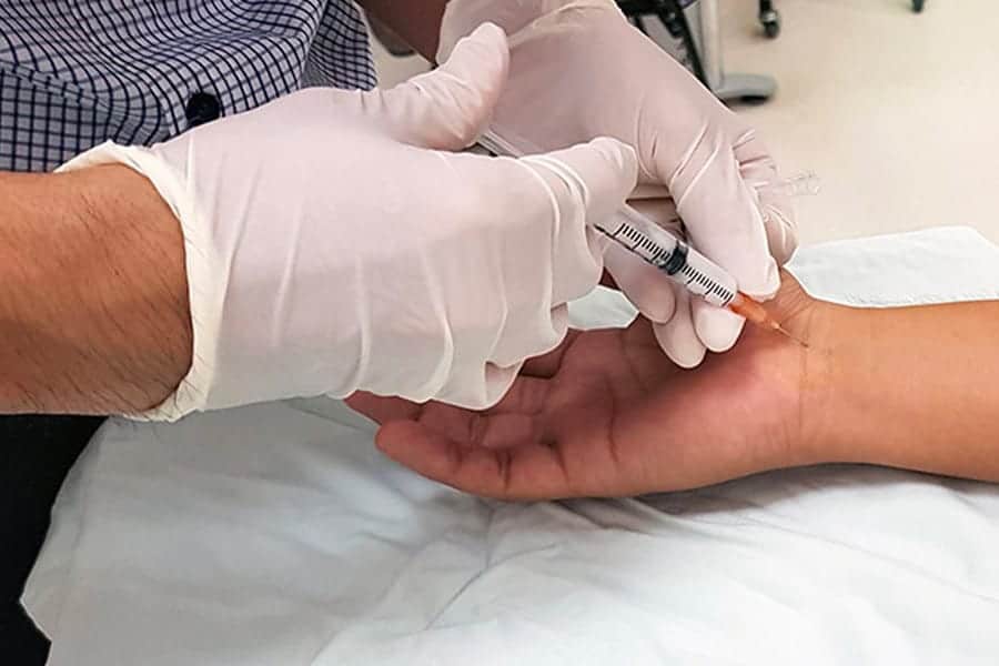 examen pour le canal carpien falcone chirurgie main epaule paris chirurgien orthopediste main epaule paris