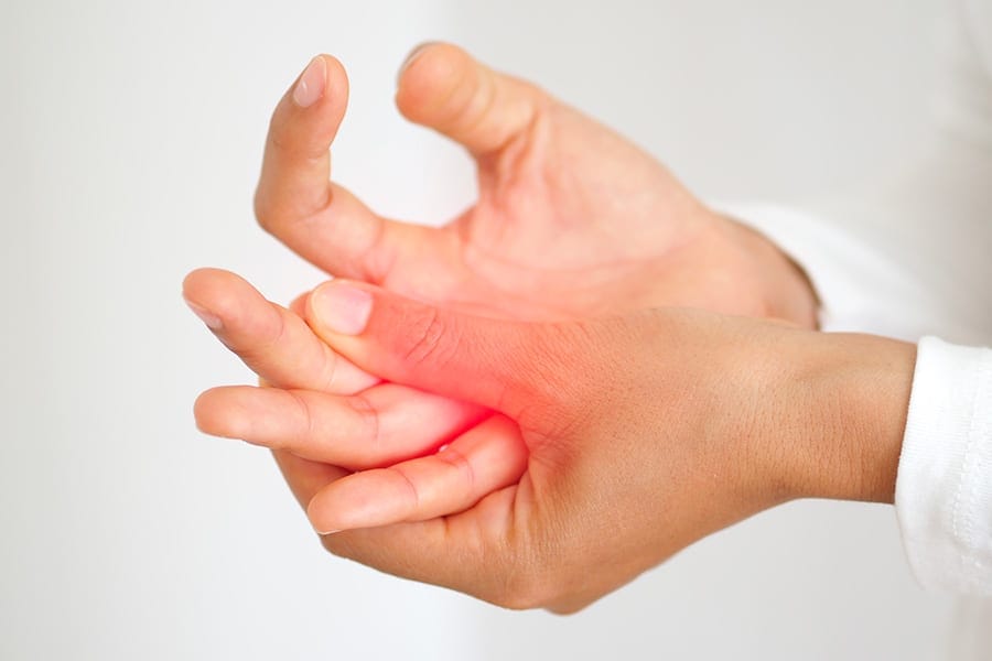 operation de la main en cabinet office surgery chirurgie de la main docteur marc olivier falcone chirurgien orthopediste main epaule paris